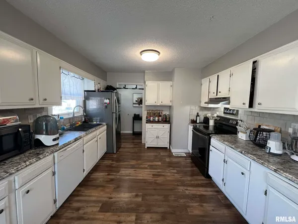 $165,000 | 209 West Kurlene Drive, Macomb, IL 61455