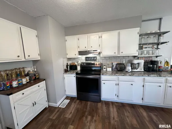 $165,000 | 209 West Kurlene Drive, Macomb, IL 61455