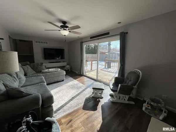 $165,000 | 209 West Kurlene Drive, Macomb, IL 61455