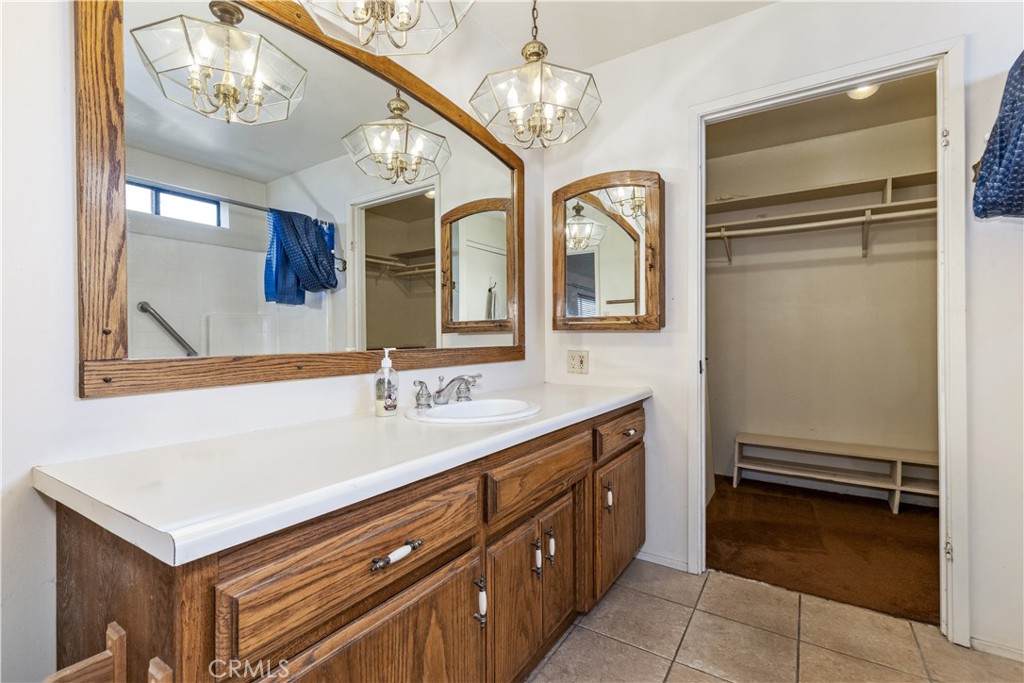 323 Crum Road Templeton, CA 93465 - Photo 14 of 60 Primary bathroom