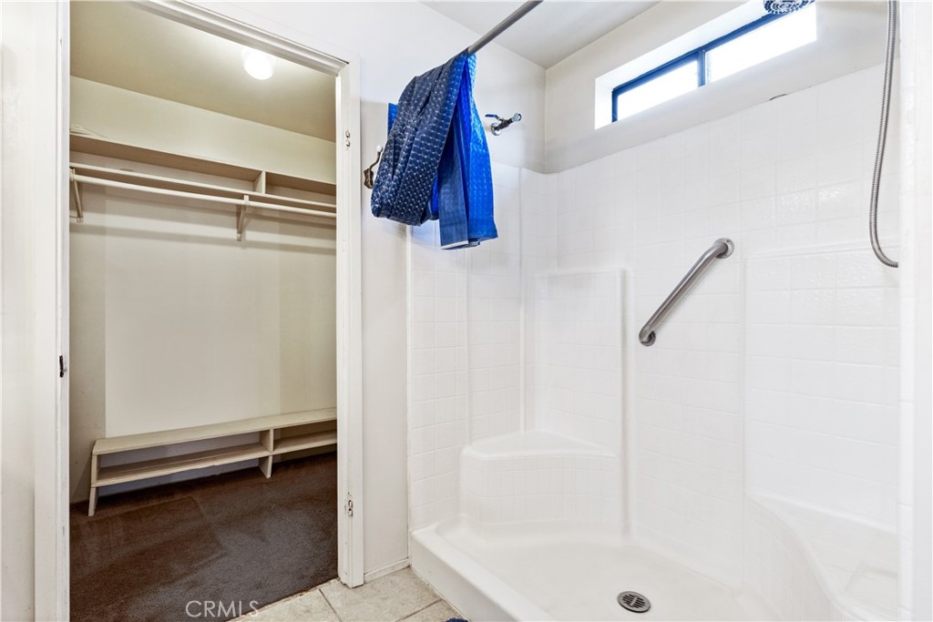 323 Crum Road Templeton, CA 93465 - Photo 15 of 60 Primary bathroom