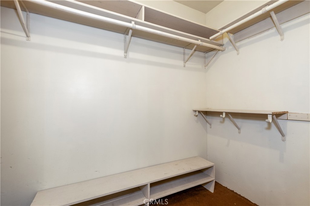 323 Crum Road Templeton, CA 93465 - Photo 17 of 60 Walk in closet