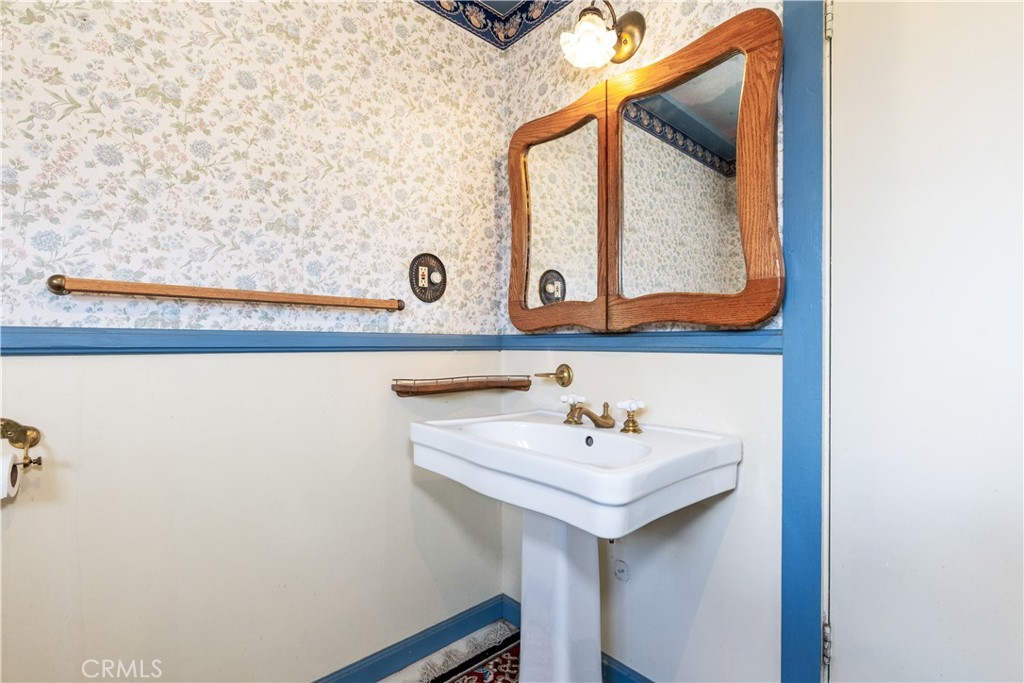 323 Crum Road Templeton, CA 93465 - Photo 20 of 60 Bathroom 2