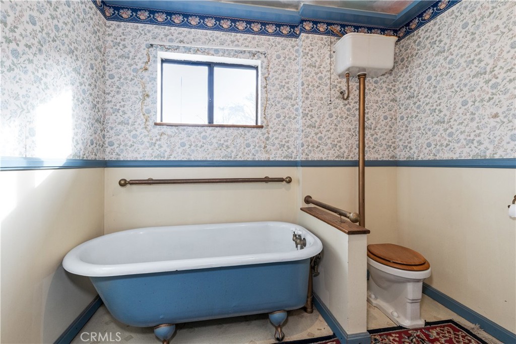 323 Crum Road Templeton, CA 93465 - Photo 21 of 60 Bathroom 2