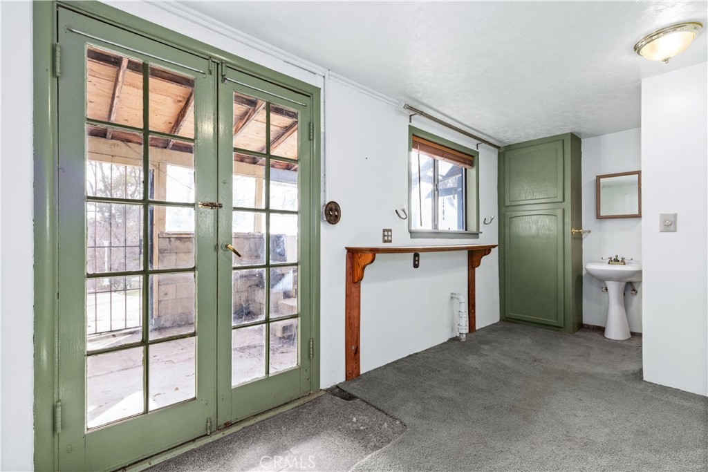 323 Crum Road Templeton, CA 93465 - Photo 25 of 60 Lower level office and bathroom