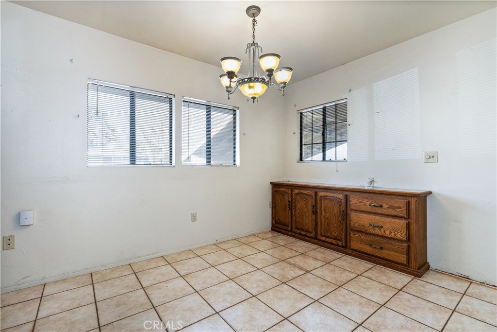323 Crum Road Templeton, CA 93465 - Photo 10 of 60 Dining with built in cabinets