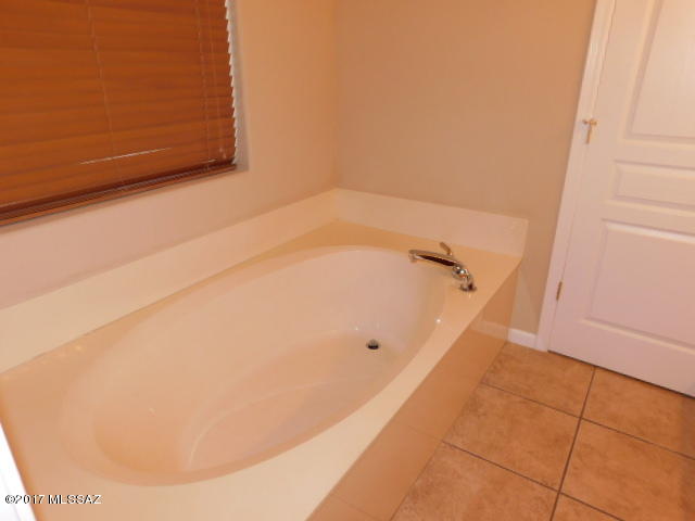 2966 West Overton Road Tucson, AZ 85742 - Photo 10 of 15