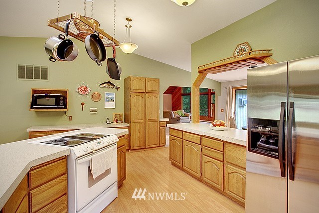 14622 209th Avenue Southeast Renton, WA 98059 - Photo 5 of 14 Gallery Image 5