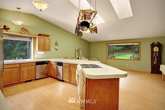 14622 209th Avenue Southeast Renton, WA 98059 - Photo 6 of 14 Gallery Image 6