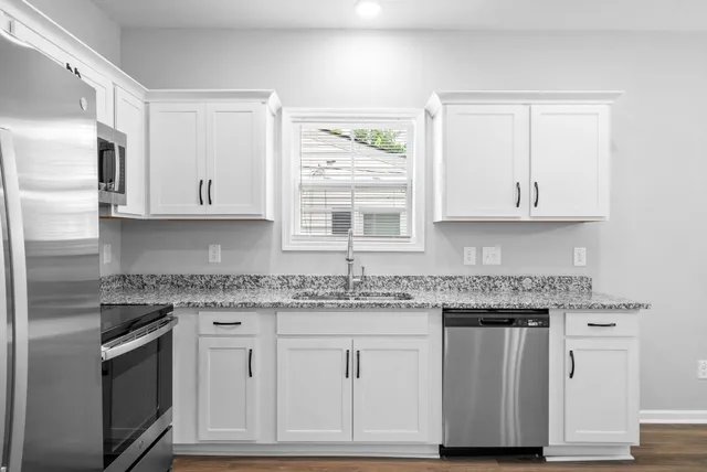 $1,700 | 941 Cumberland Drive, Clarksville, TN 37040