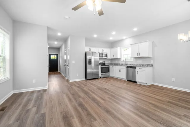 $1,700 | 941 Cumberland Drive, Clarksville, TN 37040