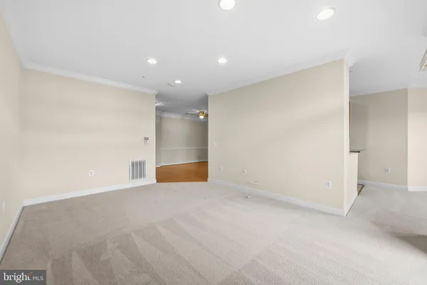 en view of an empty room