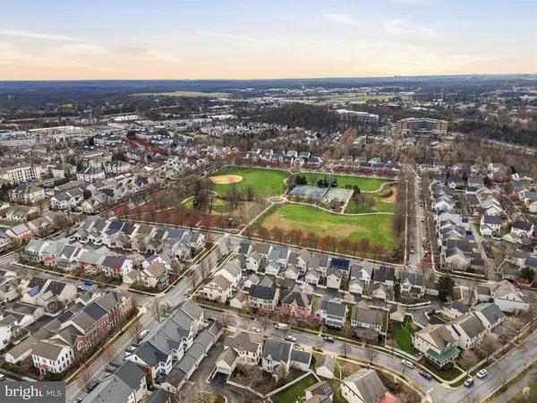 an aerial view of residential building and lake view