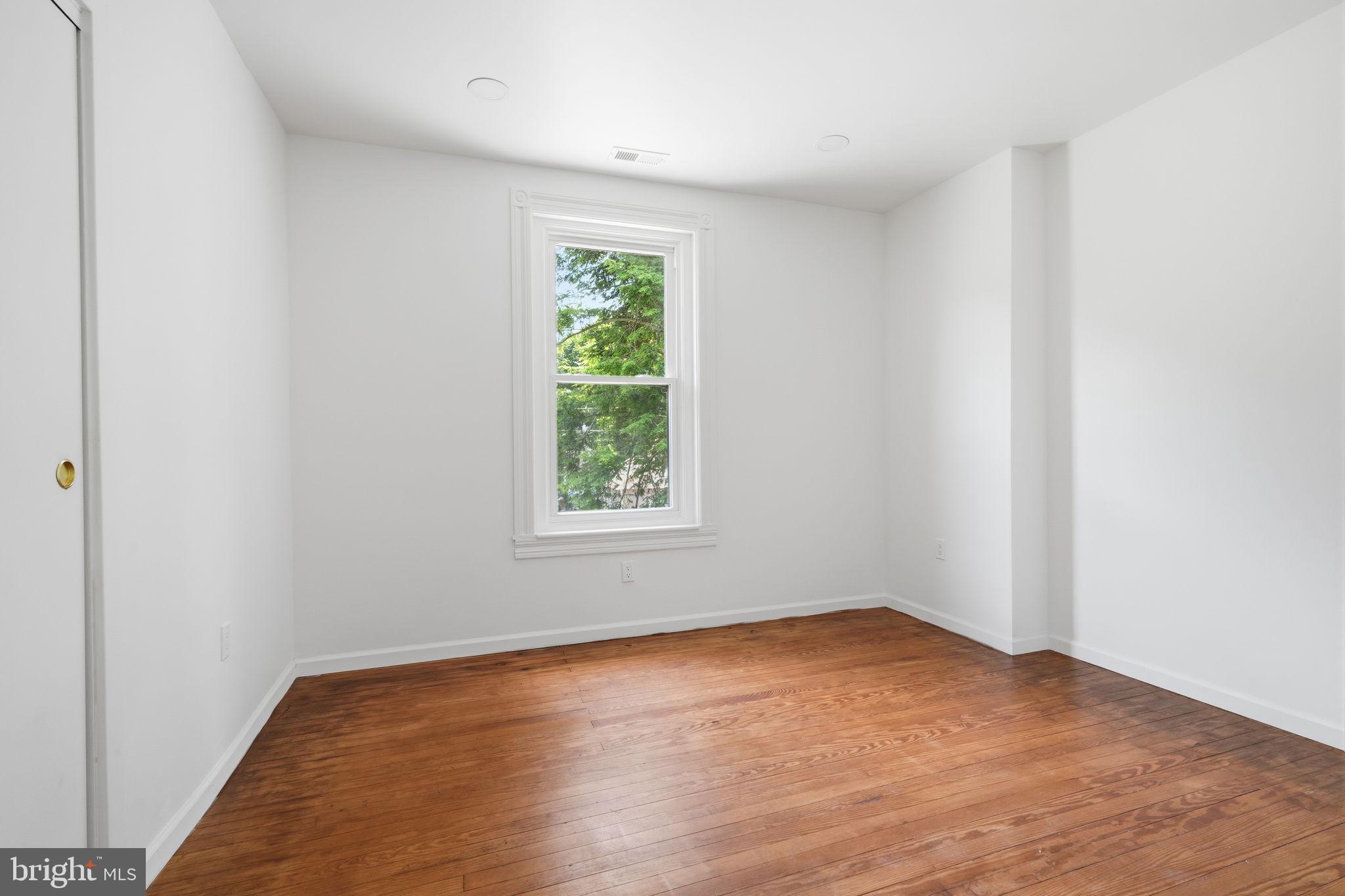 124 Cedar Road Riegelsville, PA 18077 - Photo 25 of 50 Bright and airy blank canvas room.