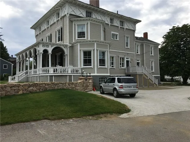 $2,700 | 6 Restmere Terrace, Middletown, RI 02842