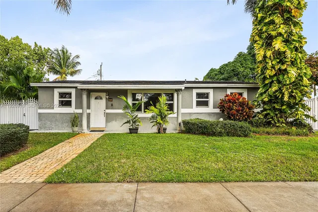 $549,999 | 401 Northwest 183rd Street, Miami Gardens, FL 33169