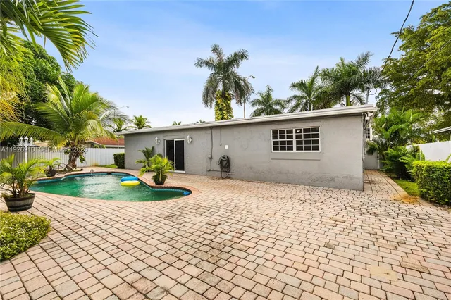 $549,999 | 401 Northwest 183rd Street, Miami Gardens, FL 33169