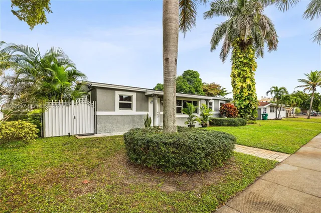 $549,999 | 401 Northwest 183rd Street, Miami Gardens, FL 33169