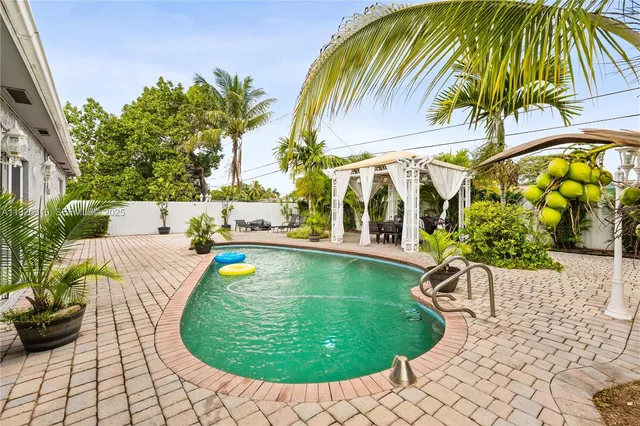 $549,999 | 401 Northwest 183rd Street, Miami Gardens, FL 33169