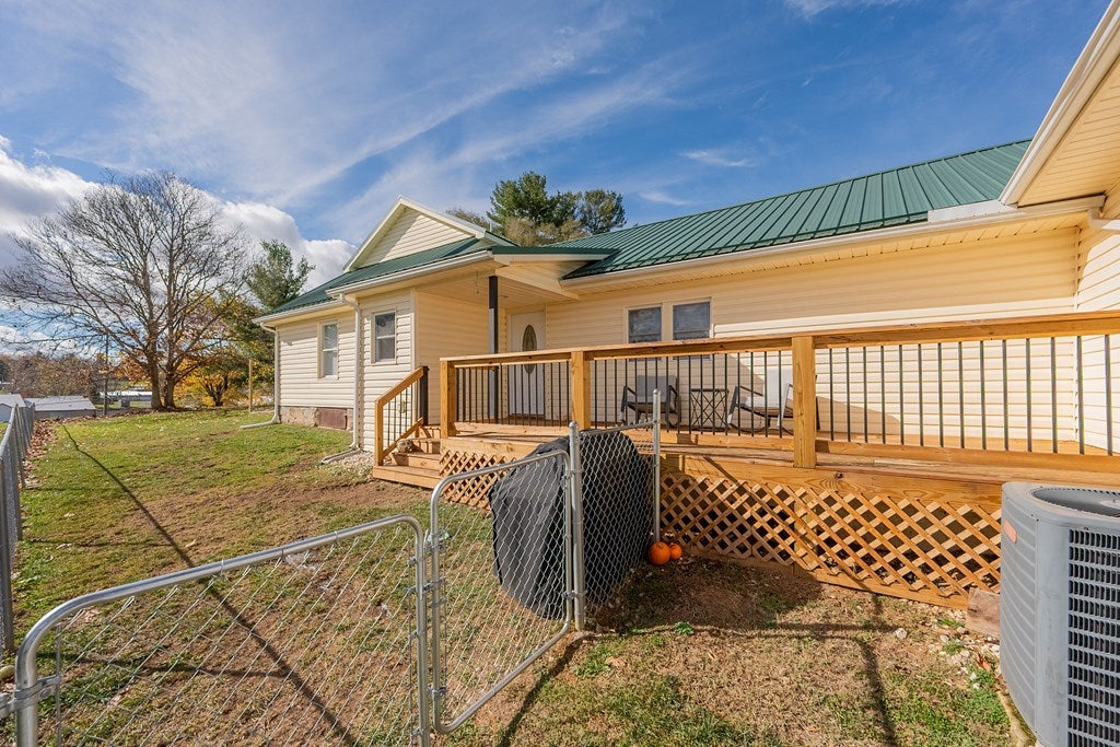 217 East Buck Avenue Rural Retreat, VA 24368 - Photo 54 of 74 Gallery Image 54