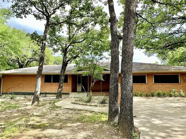 $3,375 | 1926 Laurelwood Drive, Denton, TX 76209