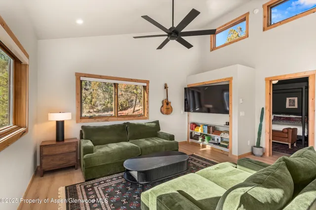 $1,259,000 | 125 County Road 127, Glenwood Springs, CO 81601