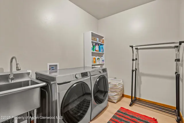 $1,259,000 | 125 County Road 127, Glenwood Springs, CO 81601