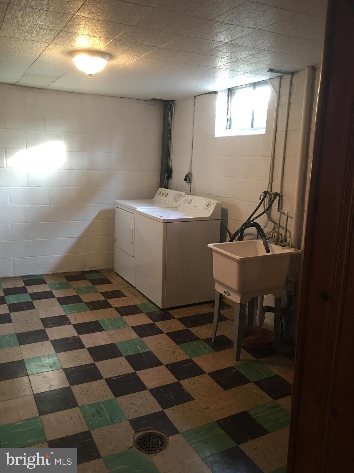 914 Cherokee Trail Frederick, MD 21701 - Photo 7 of 8 Laundry