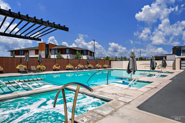 $2,079,988 | 1950 East Lone Shore Lane, Eagle, ID 83616