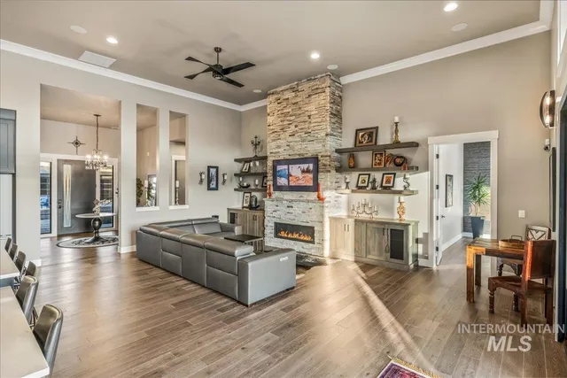 $2,079,988 | 1950 East Lone Shore Lane, Eagle, ID 83616