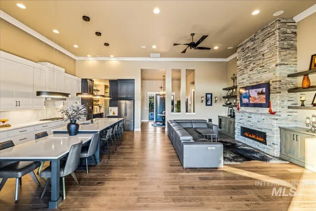 $2,079,988 | 1950 East Lone Shore Lane, Eagle, ID 83616