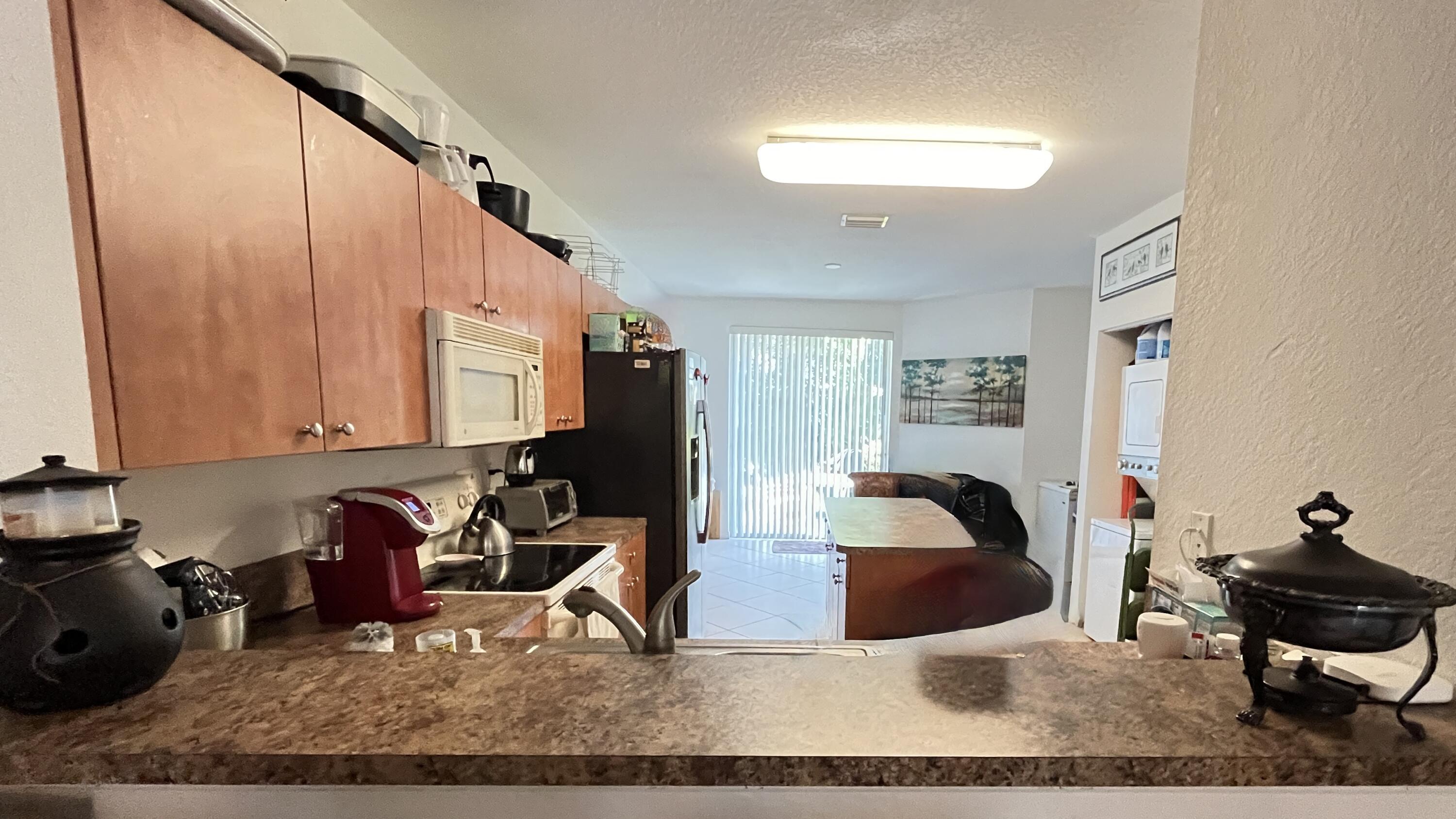 1910 Alamanda Way Riviera Beach, FL 33404 - Photo 7 of 15 IMG_6520