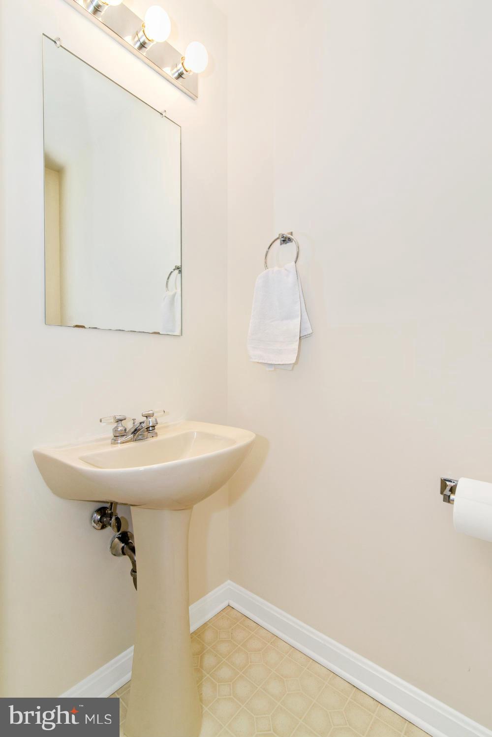 2231 Wetherburne Way Frederick, MD 21702 - Photo 16 of 30 Bath