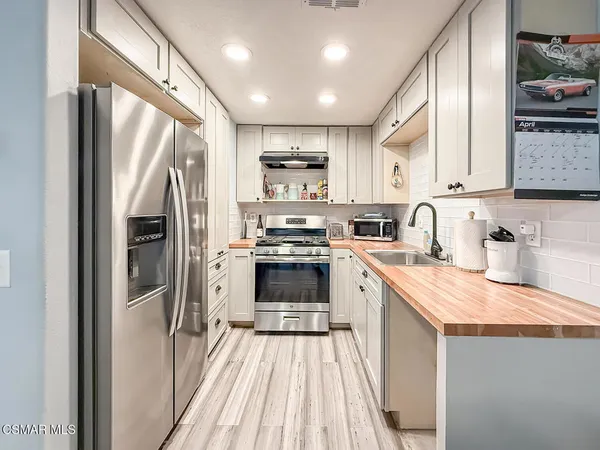 $3,175 | 1346 East Hillcrest Drive, Unit 44, Thousand Oaks, CA 91362
