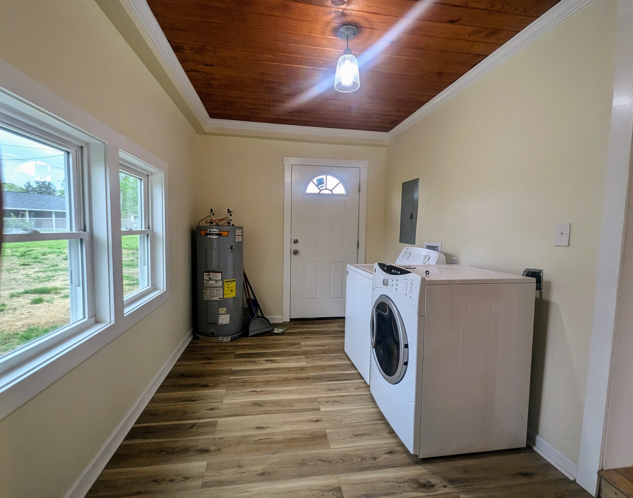 1263 Highway 100 Centerville, TN 37033 - Photo 16 of 17 a view of a hallway with washer and dryer