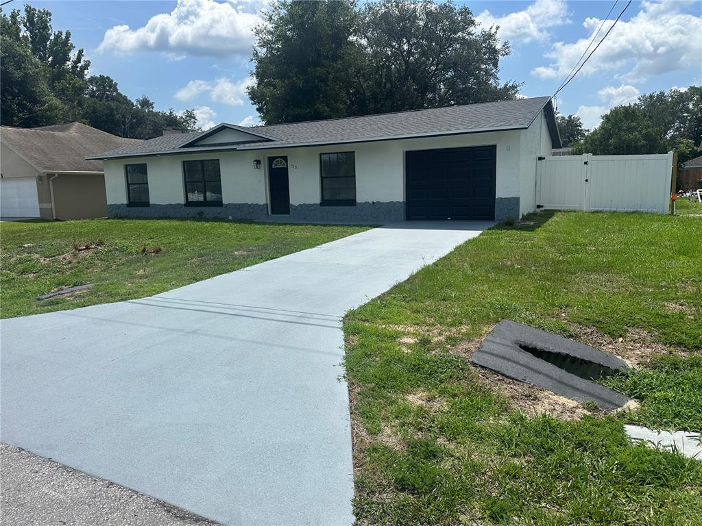 113 Teak Loop Ocala, FL 34472 - Photo 2 of 19