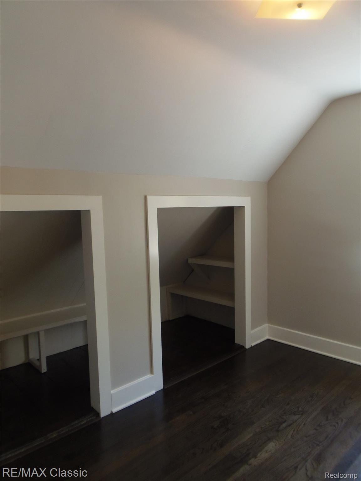 1190 Bangor Road Waterford, MI 48328 - Photo 29 of 44 Upper bedroom 1.jpg