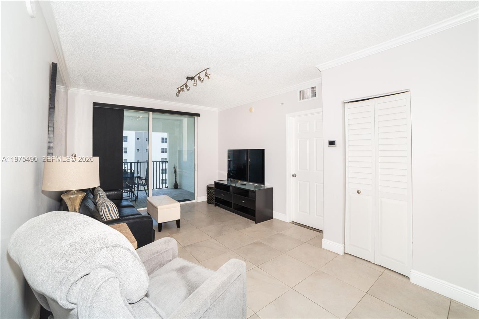 17100 North Bay Road, Unit 1802 Sunny Isles Beach, FL 33160 - Photo 13 of 44
