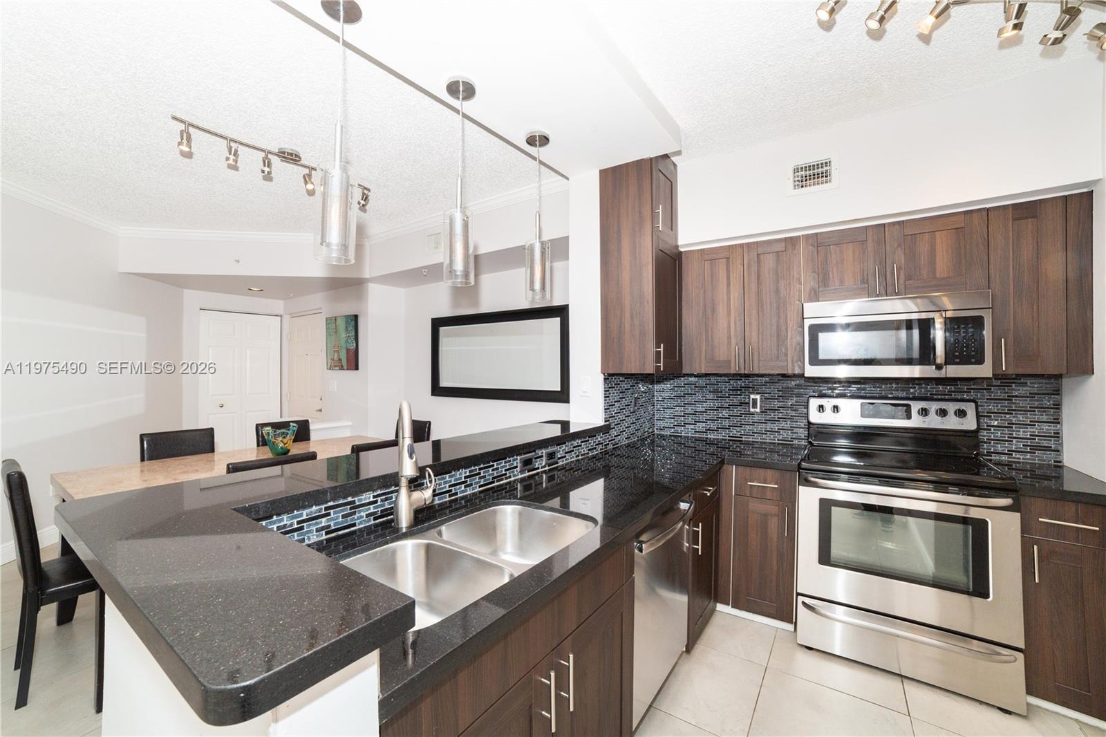 17100 North Bay Road, Unit 1802 Sunny Isles Beach, FL 33160 - Photo 2 of 44