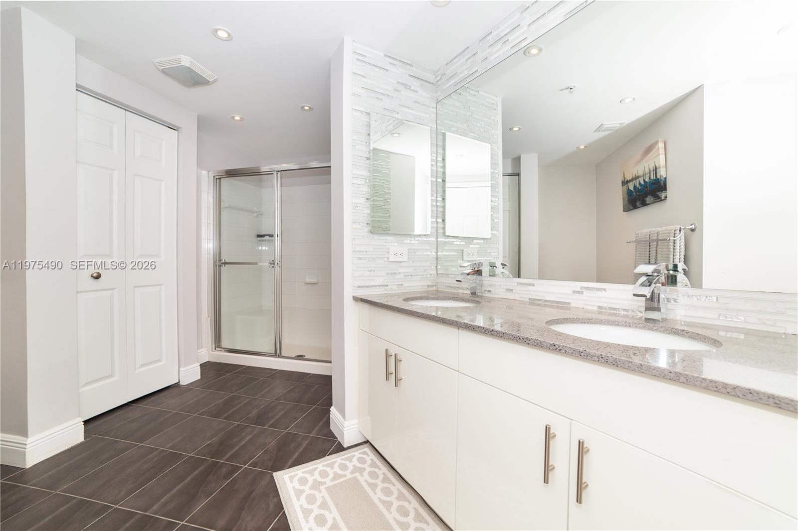 17100 North Bay Road, Unit 1802 Sunny Isles Beach, FL 33160 - Photo 22 of 44