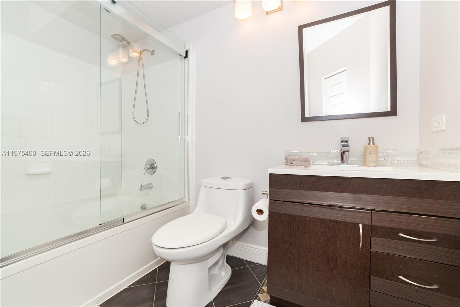 17100 North Bay Road, Unit 1802 Sunny Isles Beach, FL 33160 - Photo 26 of 44