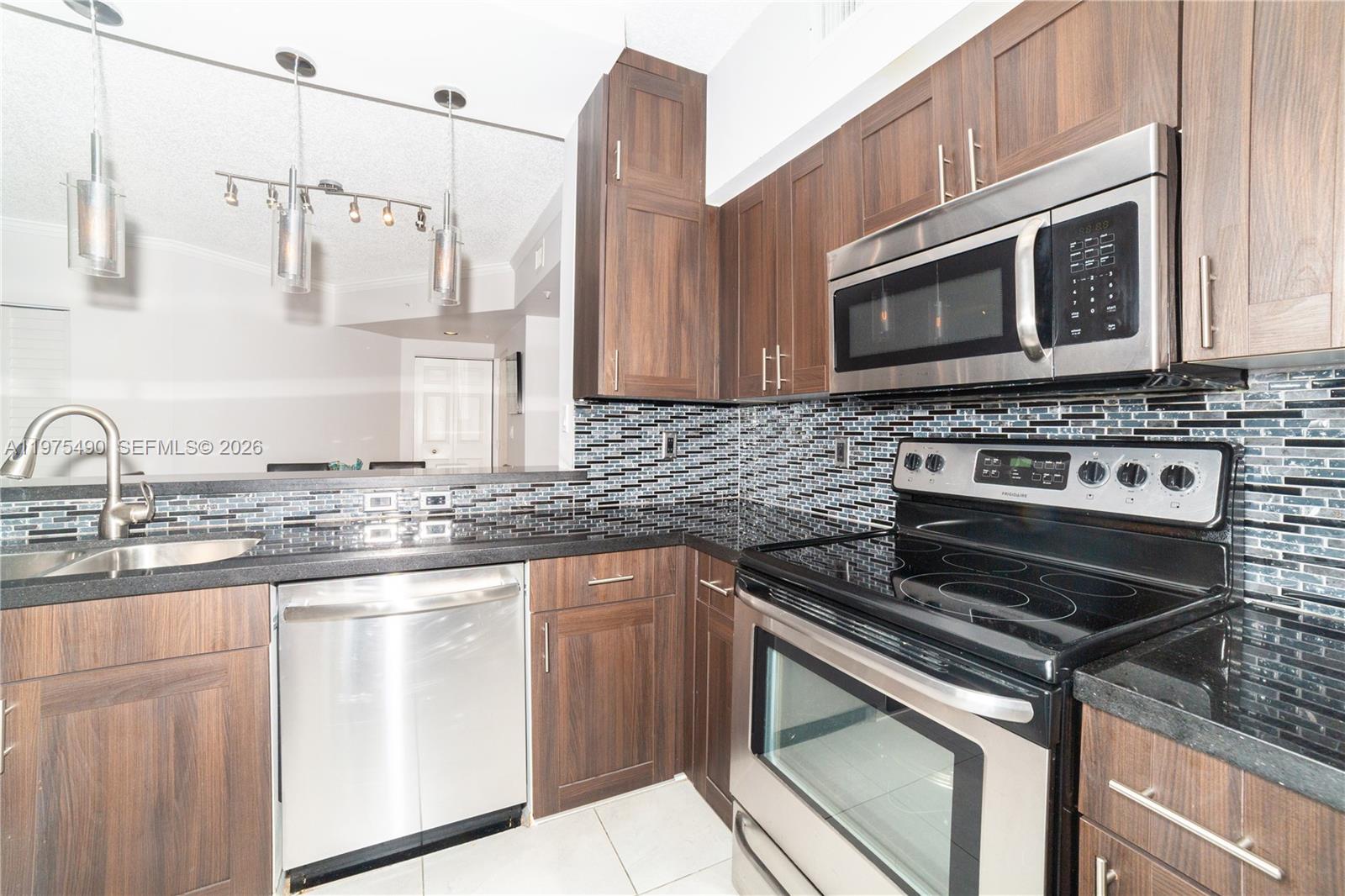 17100 North Bay Road, Unit 1802 Sunny Isles Beach, FL 33160 - Photo 4 of 44