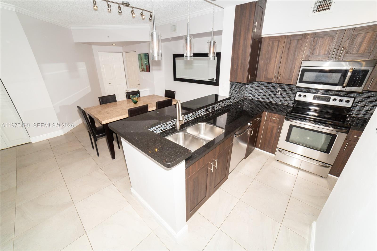 17100 North Bay Road, Unit 1802 Sunny Isles Beach, FL 33160 - Photo 6 of 44