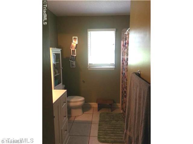 4850 Grubbs Road Walkertown, NC 27051 - Photo 7 of 14 Bath.
