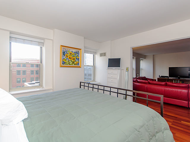 40 East 9th Street, Unit 701 Chicago, IL 60605 - Photo 13 of 24