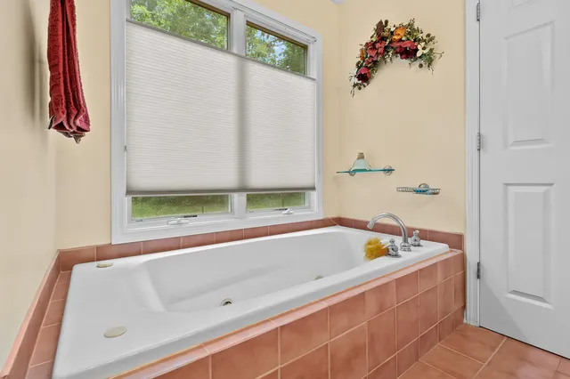 $769,900 | 31664 Fish Hatchery Road, Kalamazoo, MI 49009