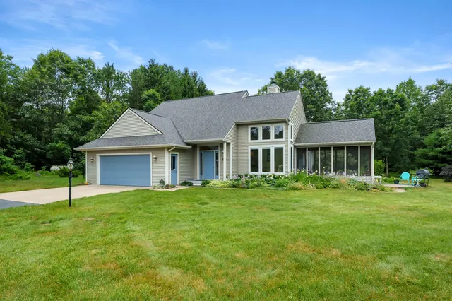 $769,900 | 31664 Fish Hatchery Road, Kalamazoo, MI 49009
