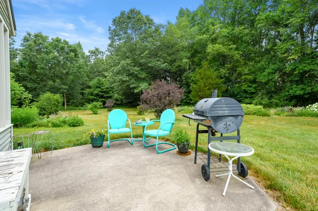 $769,900 | 31664 Fish Hatchery Road, Kalamazoo, MI 49009