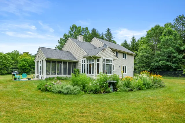 $769,900 | 31664 Fish Hatchery Road, Kalamazoo, MI 49009