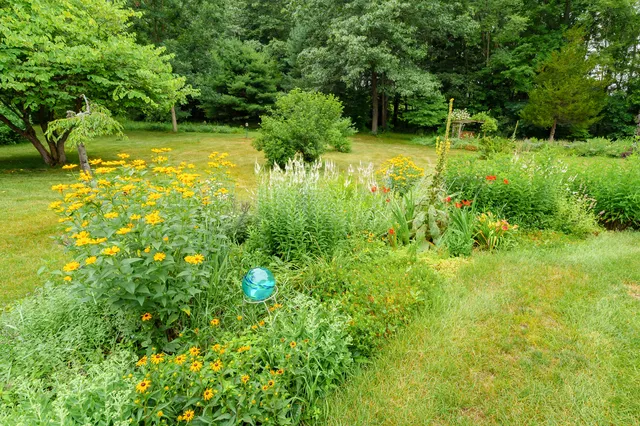 $769,900 | 31664 Fish Hatchery Road, Kalamazoo, MI 49009